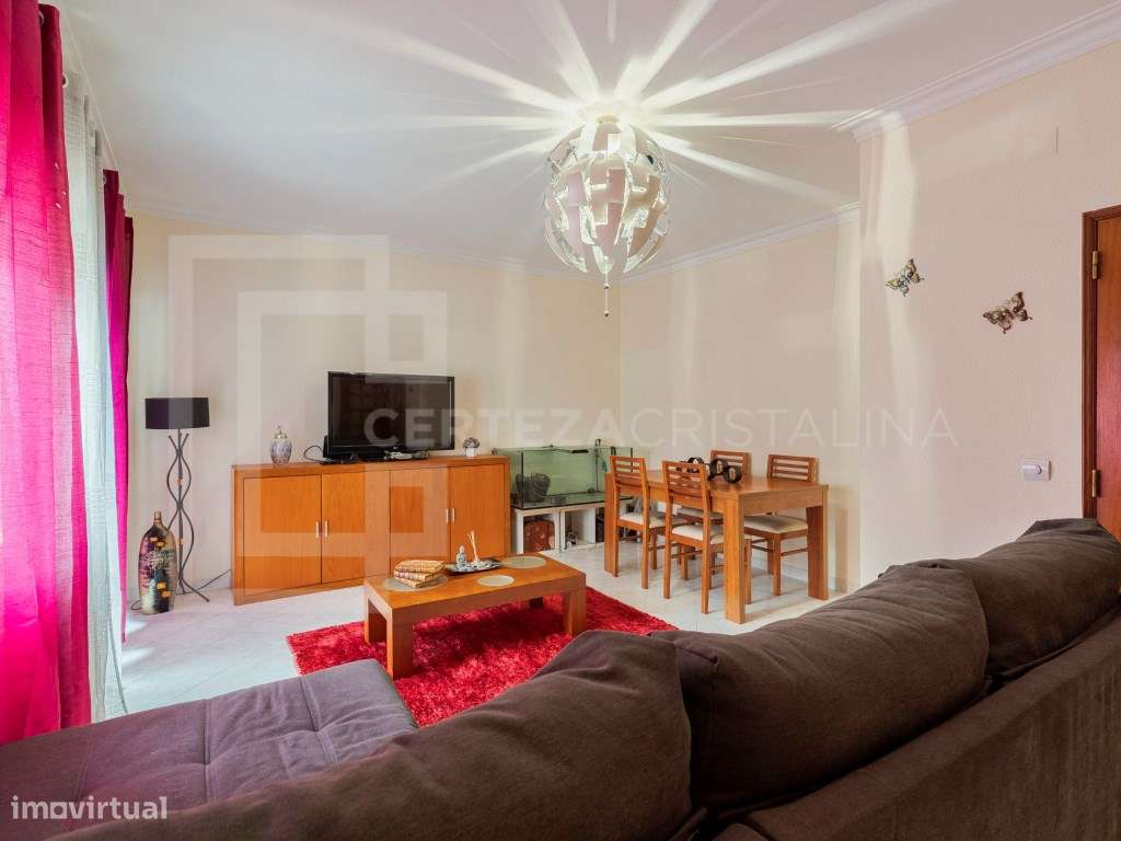 Apartamento T2 com varandas na Baixa da Banheira-5