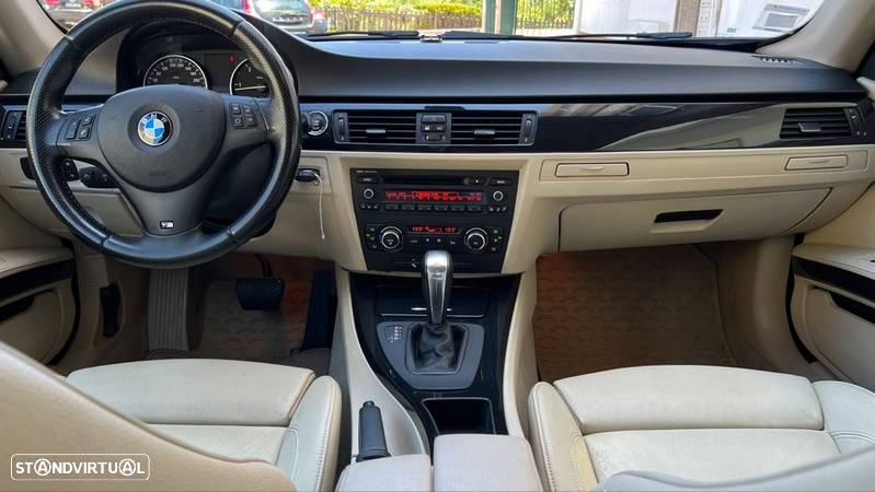 BMW 320 d Exclusive Auto - 41