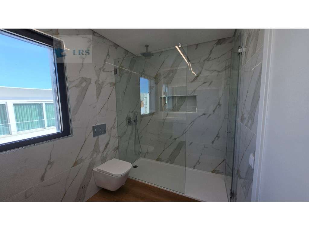 Murches, lindos acabamentos, moradia isolada com 3 suites e 1 quatr...-39