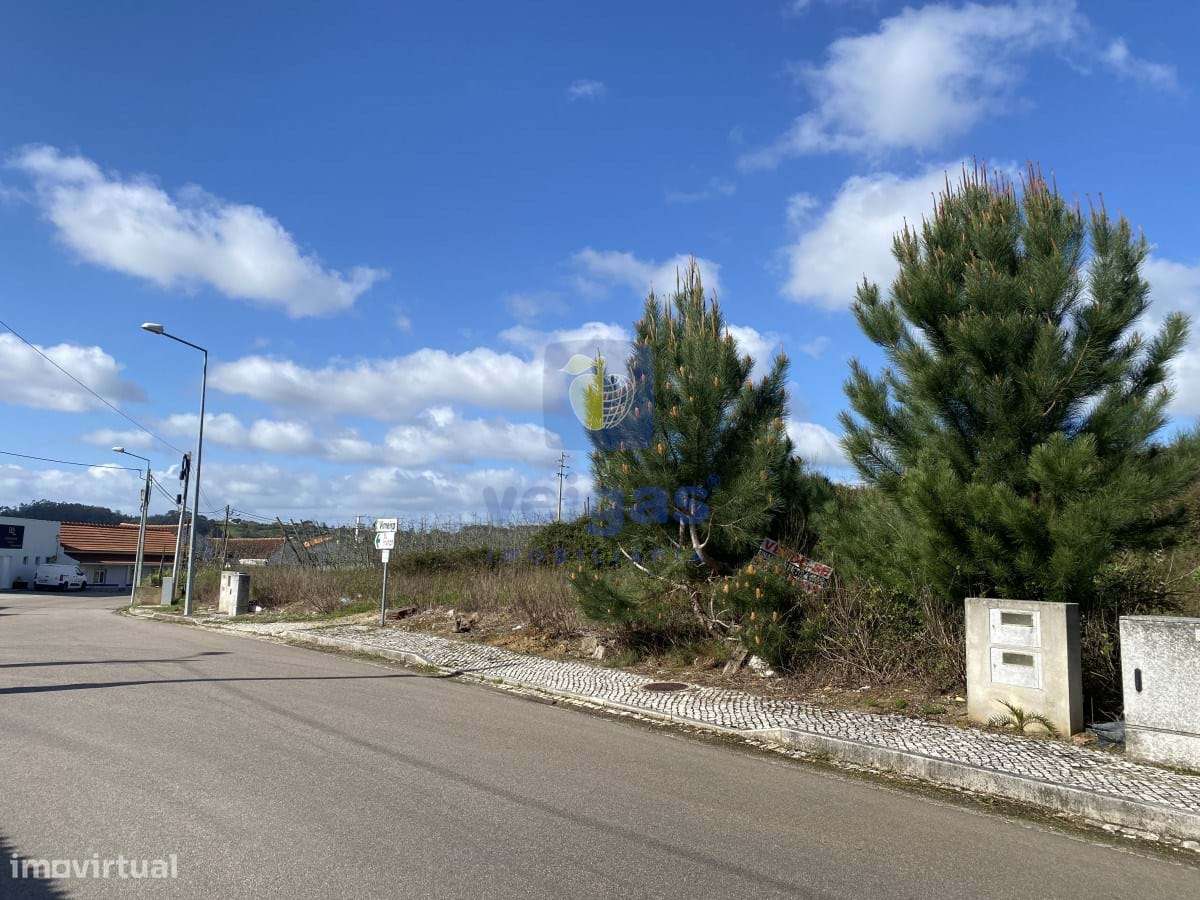 Lote de terreno com  503,47m2,  área de construção de 325m2 (Habitação - Grande imagem: 2/17