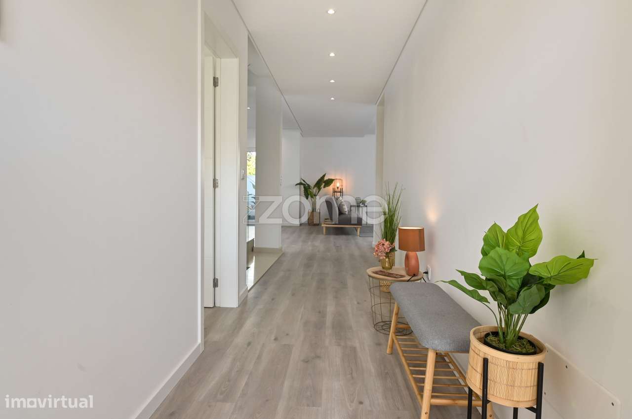 Moradia nova | 3 suites | Garagem e Sótão | Varge Mondar, Sintra - Grande imagem: 4/47