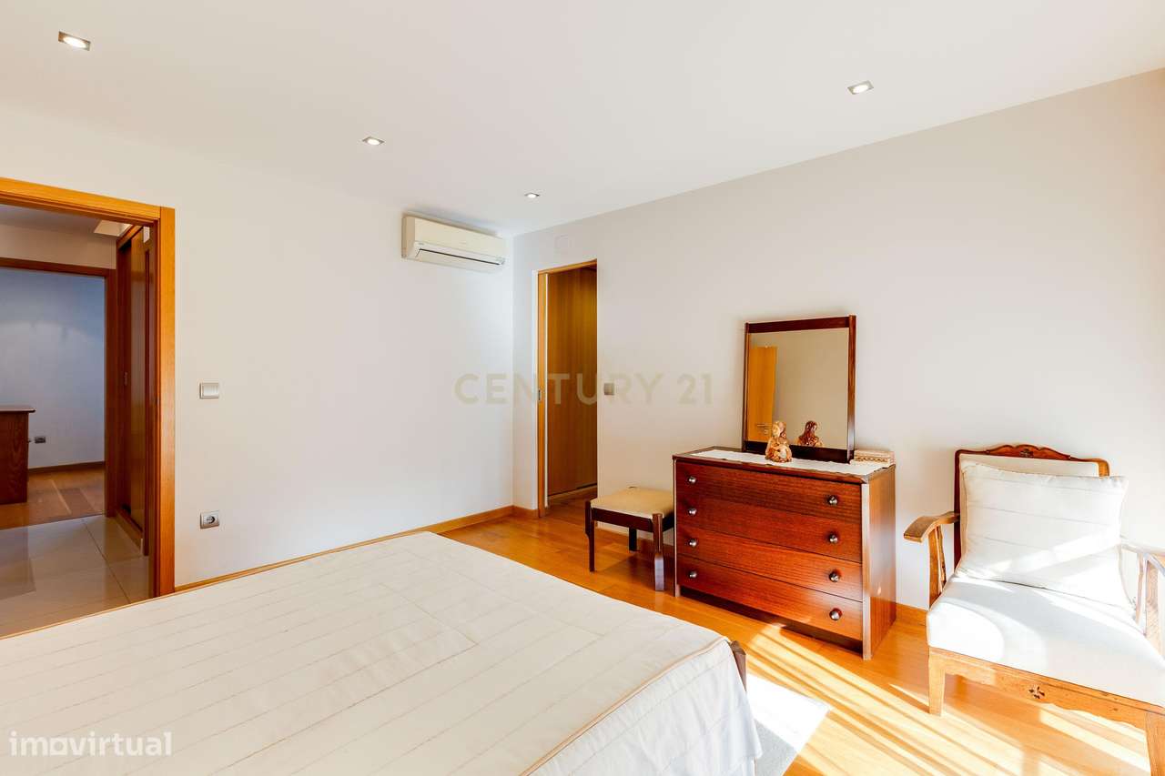 Luxuosa Moradia T 5 com Vista Panorâmica em São Simão de Litém, Pombal-22