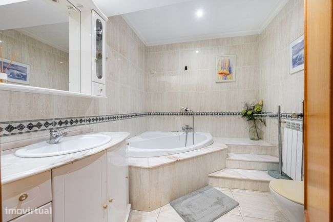 Apartamento T3 à venda em Braga-23