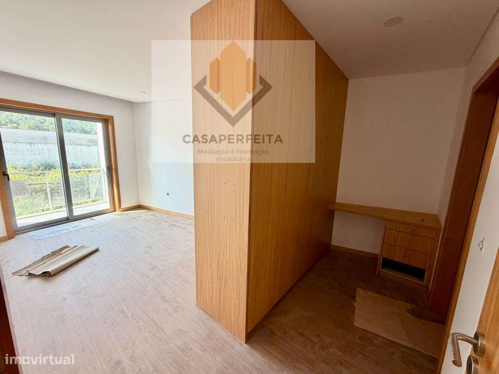 Apartamento T3 NOVO de 2 Frentes com 156m2, Varanda e Lugar de Gara...-19