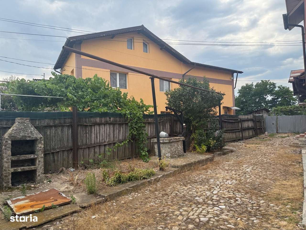 Vanzare 2 corpuri casa, 5 camere, Teis, Sotanga, Dambovita - Imagine principală: 4/20