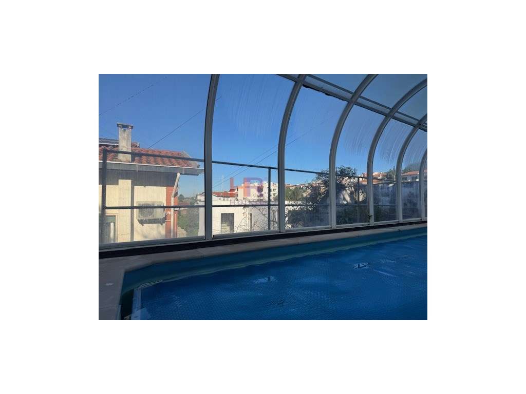 VENDE-SE MORADIA T4+1 COM PISCINA AQUECIDA E GARAGEM.-52