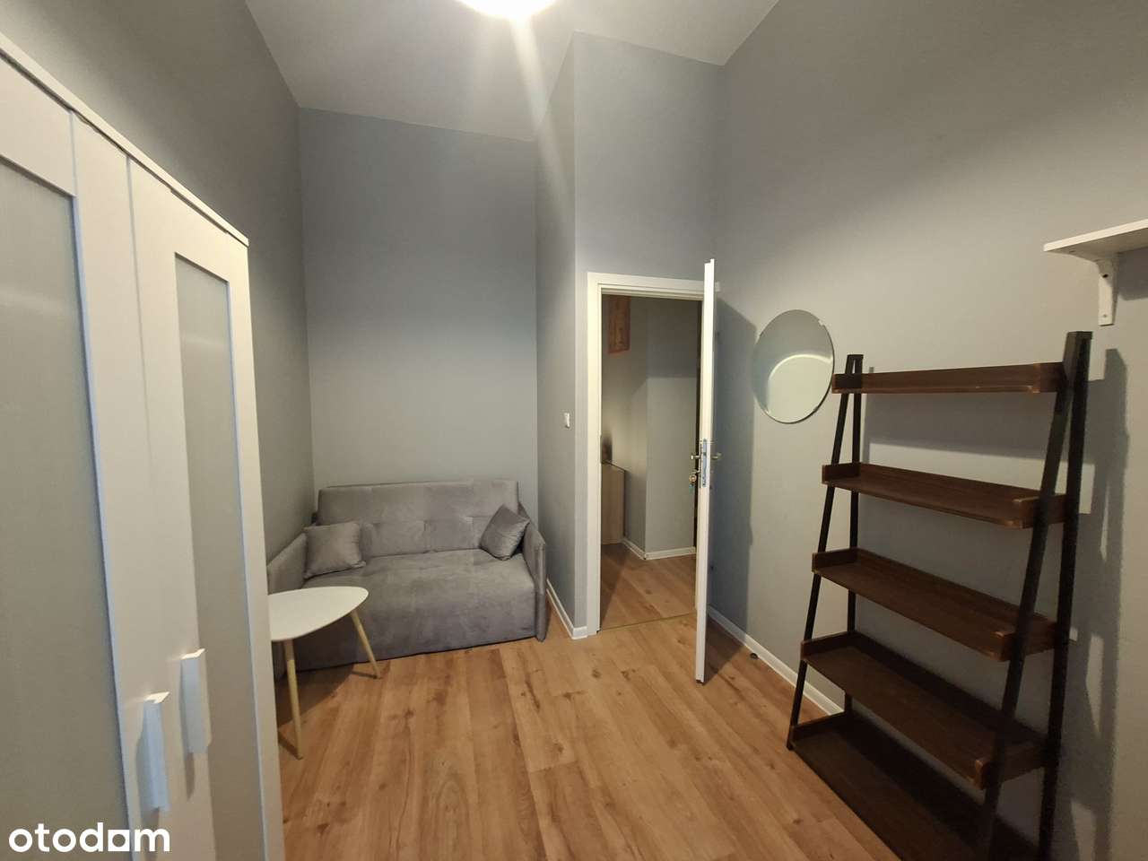 Polesie/Centrum. Mieszkanie w oficynie kamienicy podzielone na 6pokoi-3