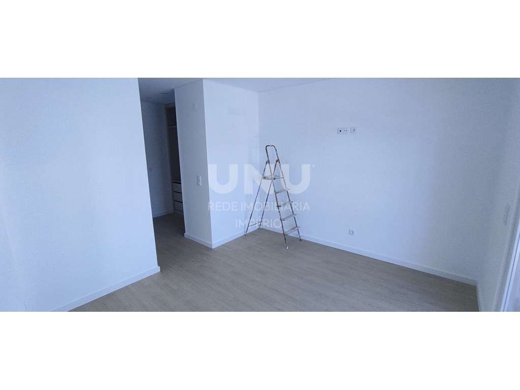 MORADIA PREMIUM TRIPLEX 5 ASSOALHADAS em Fernão Ferro 3 WC-16