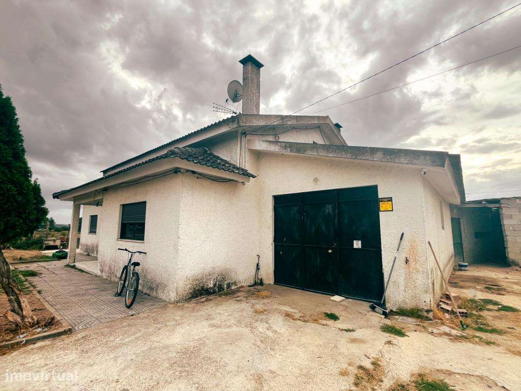 Moradia Isolada T5 com Garagem e Forno Tradicional-2