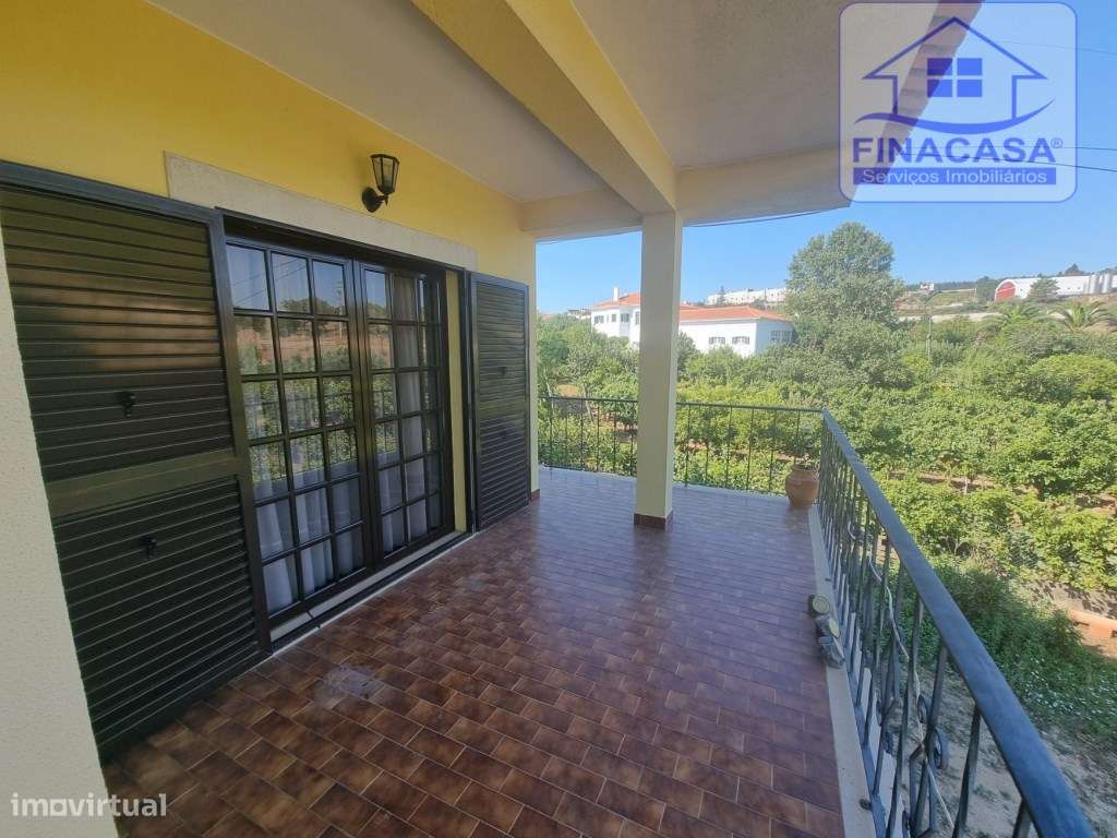 Moradia T4 isolada inserida em terreno com 5000m2 - Camarral (Palmela)-26