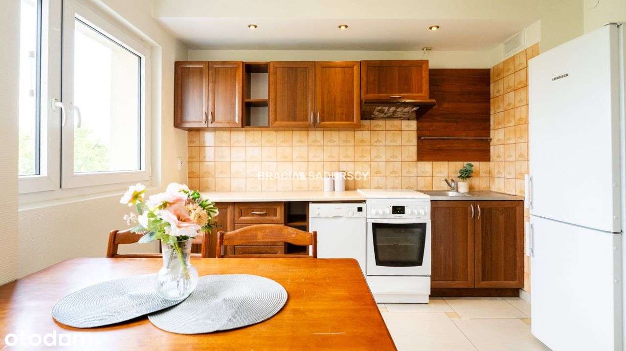 3-pokojowe mieszkanie z loggią- Zawodzie-19