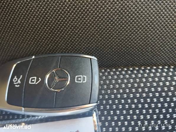 Mercedes-Benz CLA 200 7G-DCT - 3