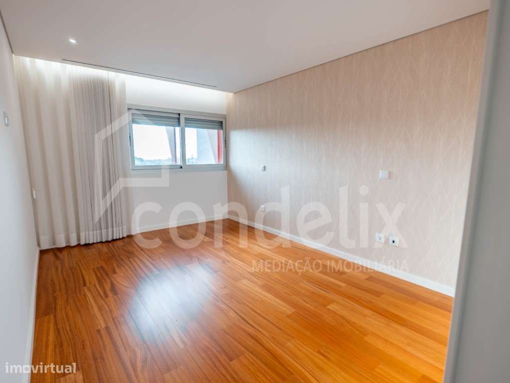 Moradia T3 com terraço, piscina e decoração de autor, Madalena-36