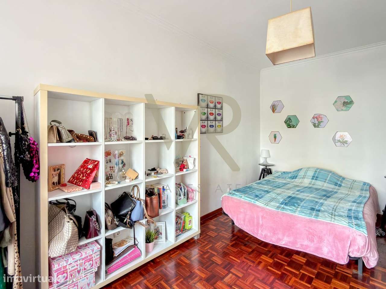 Oportunidade em Massamá: T3 Luminoso a 3 Minutos da Estação-7