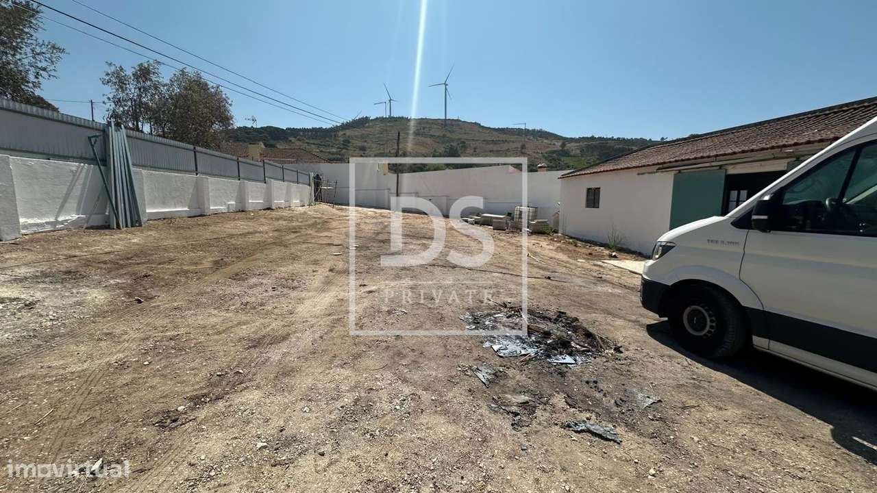 Moradia T4 com Terreno de +1500m² em Monte Redondo-19