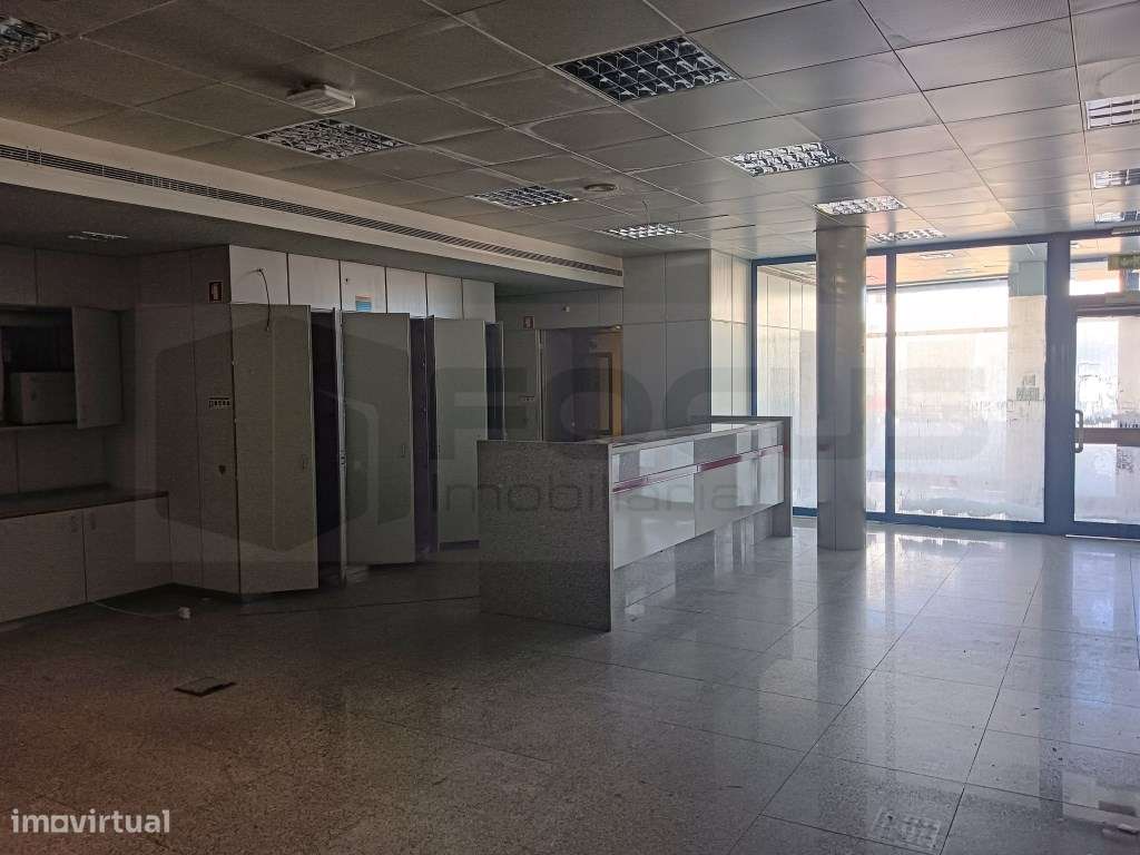 Oportunidade de Investimento: Imóvel Comercial com Localização de E... - Grande imagem: 4/20