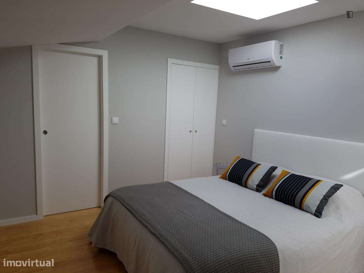 Apartamento com 1 quartos - localizado em Paranhos Porto - Grande imagem: 2/9