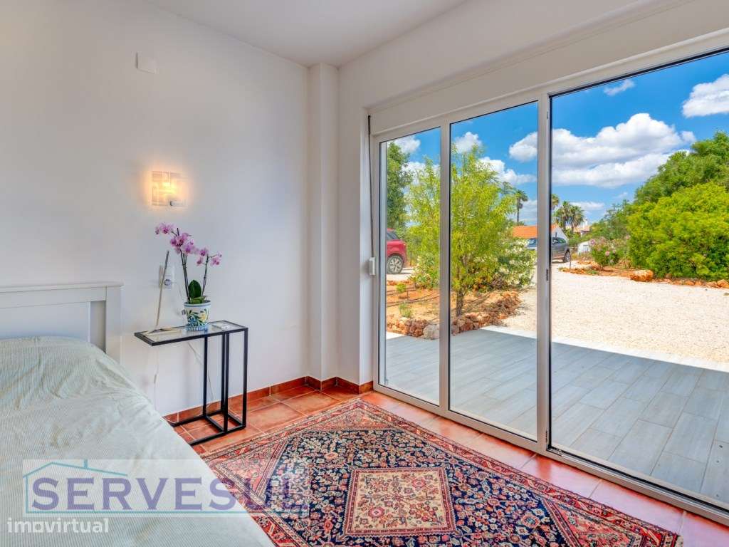 Luxuosa Moradia de luxo de 2 andares composta por 4 quartos, com um...-16