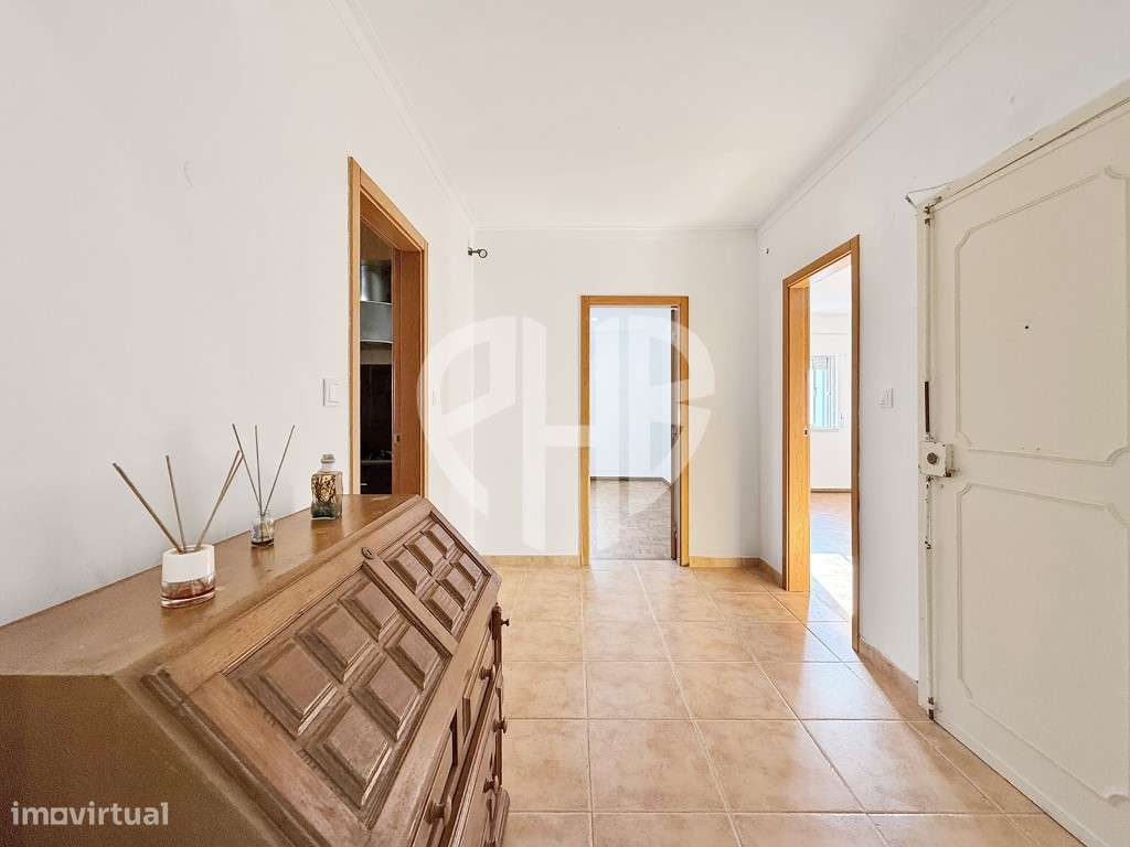 Apartamento T3 com 127 m² | Arrecadação nas Águas Furtadas | Massamá-0