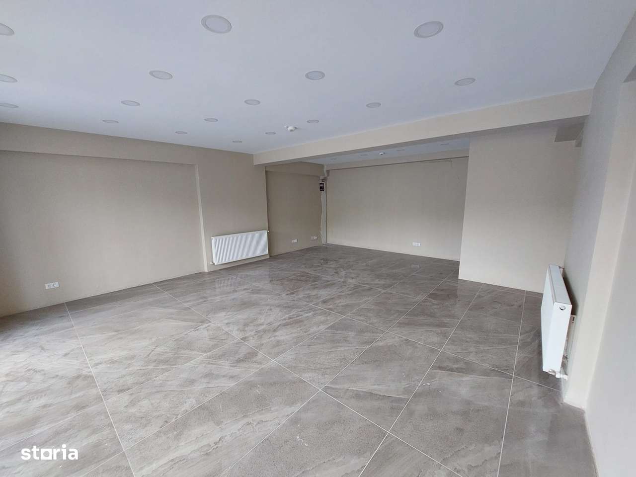 Spatiu stradal/ Disponibil imediat/ Locuri de parcare - Imagine principală: 4/6