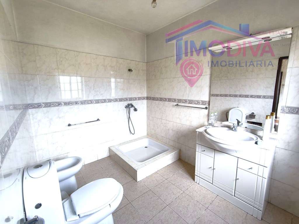 Moradia T3 com Terreno Plano de 1.000 m² a 5 minutos de Figueiró do...-13
