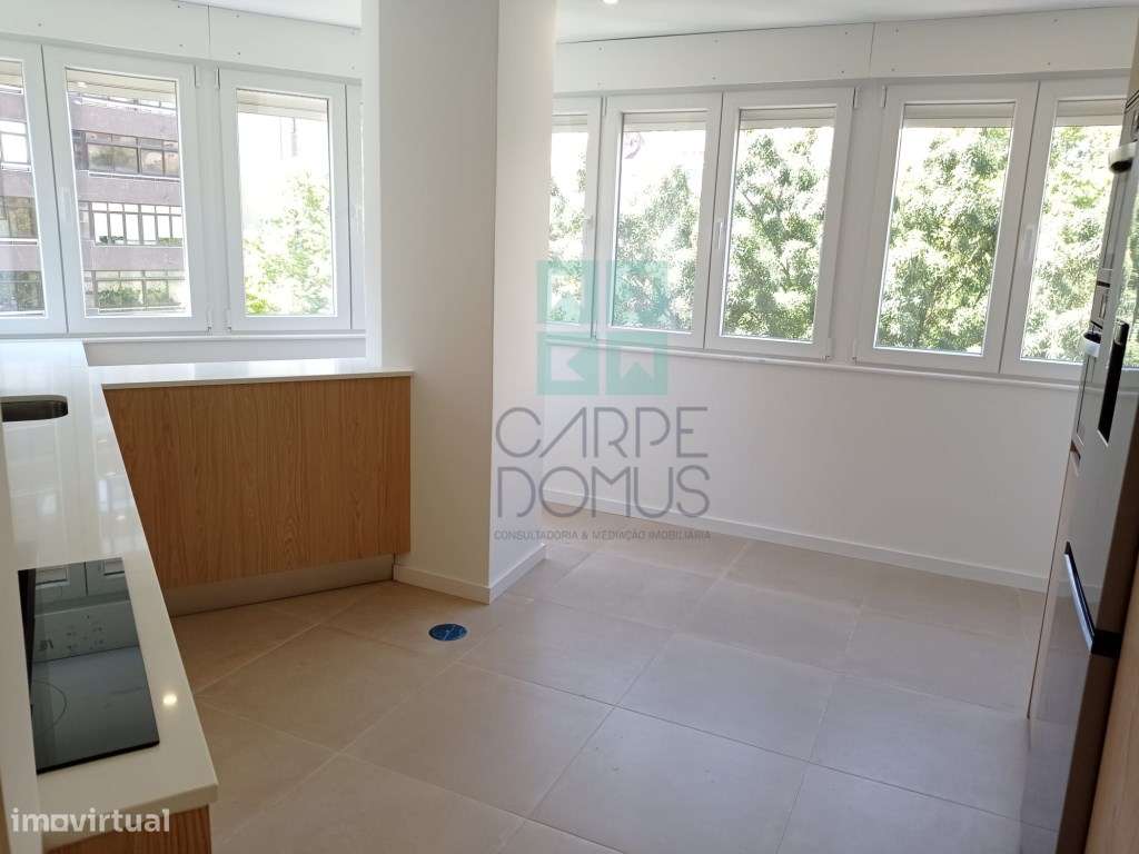 Apartamento T3 , remodelado, no Lumiar - Lisboa-10