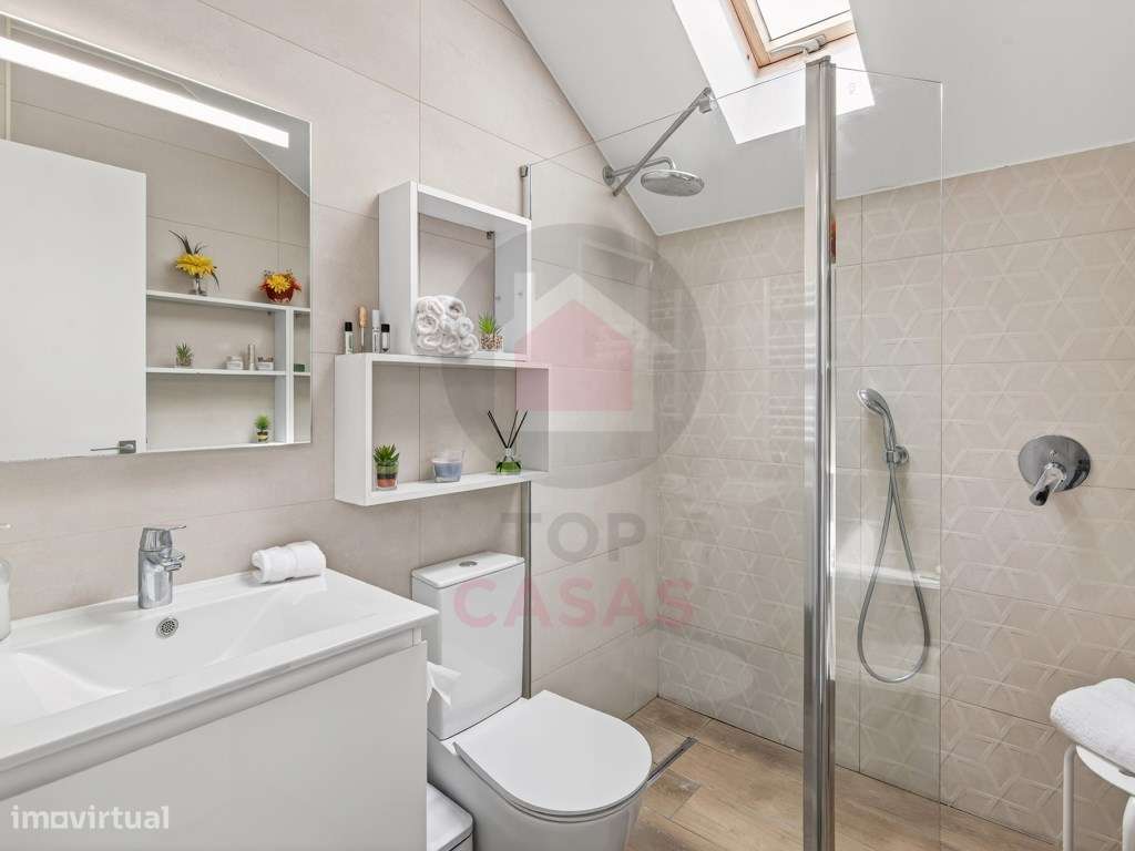 Moradia Contemporânea com 3 Quartos e Jardim Próxima de Caldas da R...-42