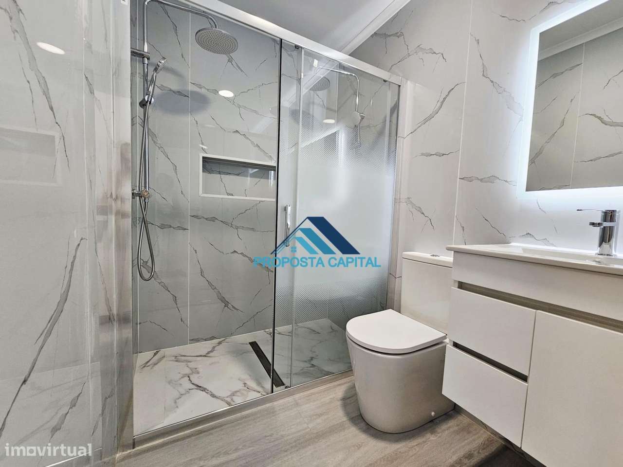 APARTAMENTO T4 REMODELADO CENTRO AMORA-37