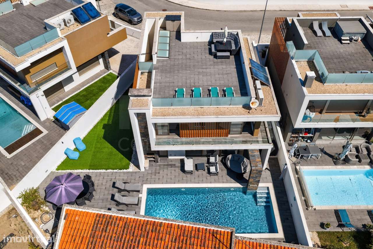 Moradia T4 com Piscina e Rooftop a minutos da Praia | Salir do Porto - Grande imagem: 4/50