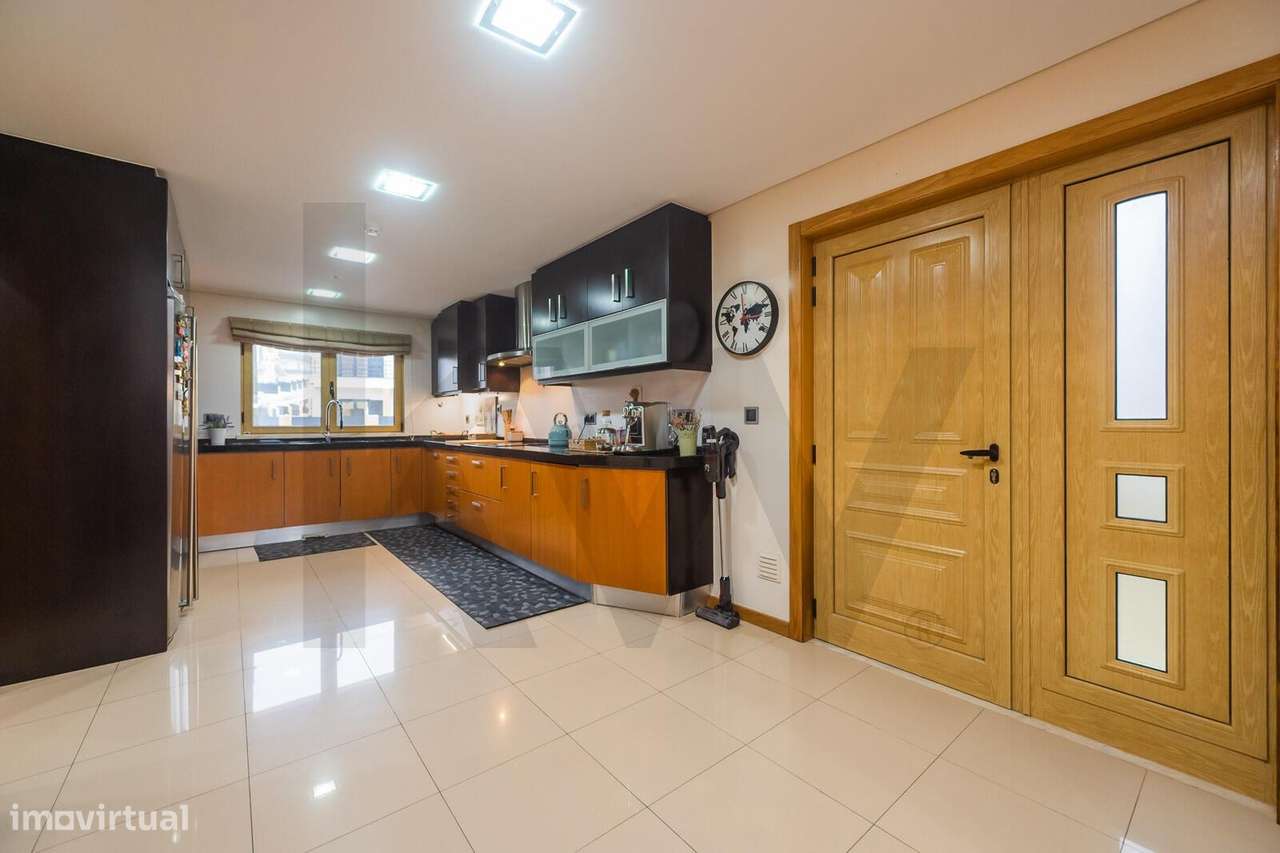 Moradia T4+1 em Agualva-Cacém – Conforto, Qualidade e Vista Desafogada-23