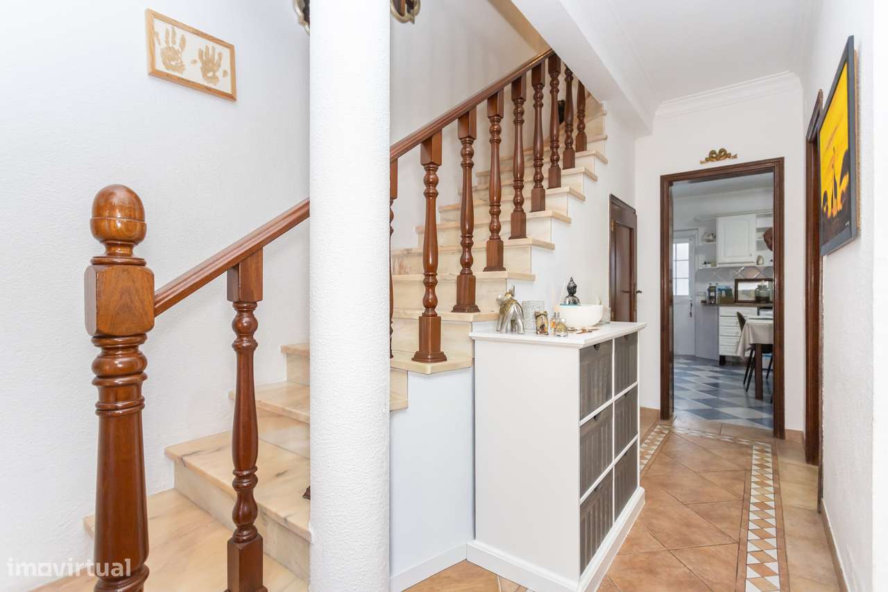 Moradia em banda T3 + 1-4