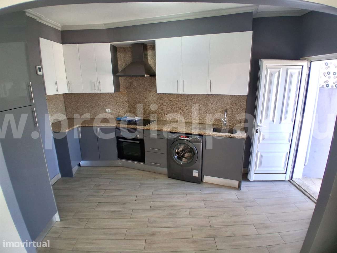 Andar Moradia T3 renovado em São Cosme - Luminosidade e Conforto - Grande imagem: 4/26