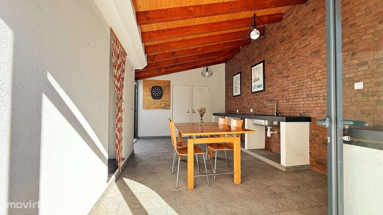 Moradia IsoladaT1+1 Totalmente Remodelada -Charneca da Caparica-30