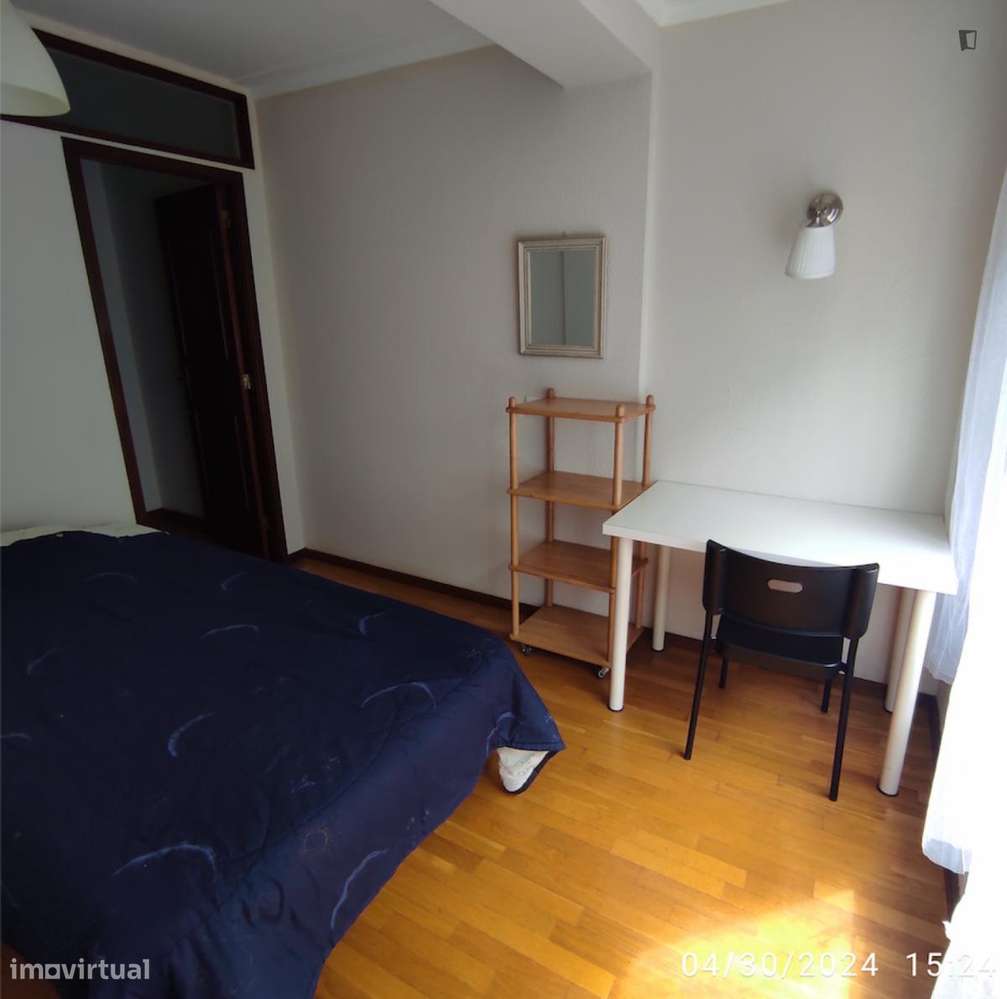 Quarto - localizado em Santa Marinha Porto - Grande imagem: 5/10