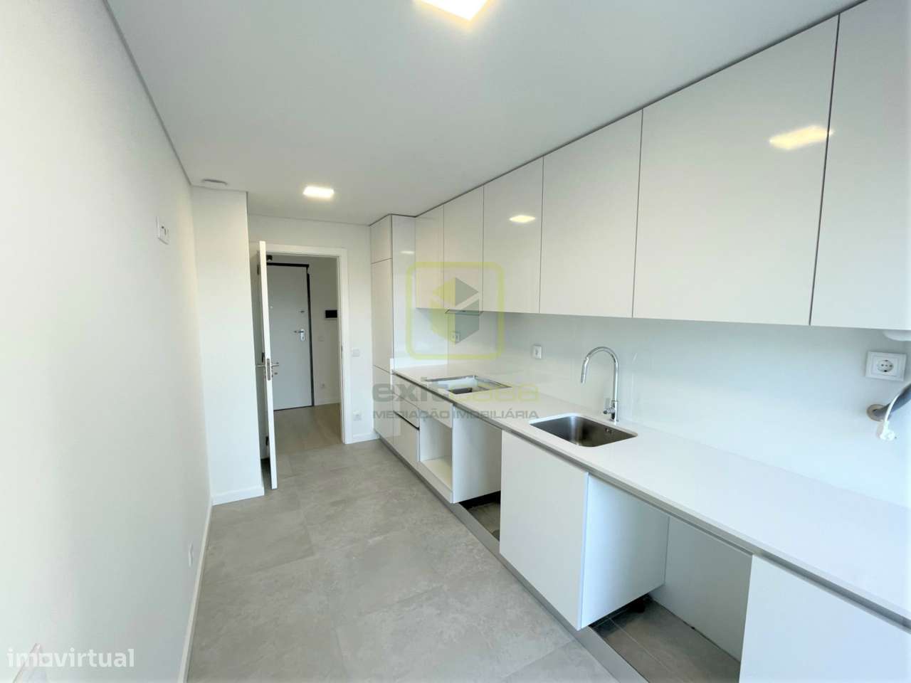 Apartamento T2 - Grande imagem: 2/23