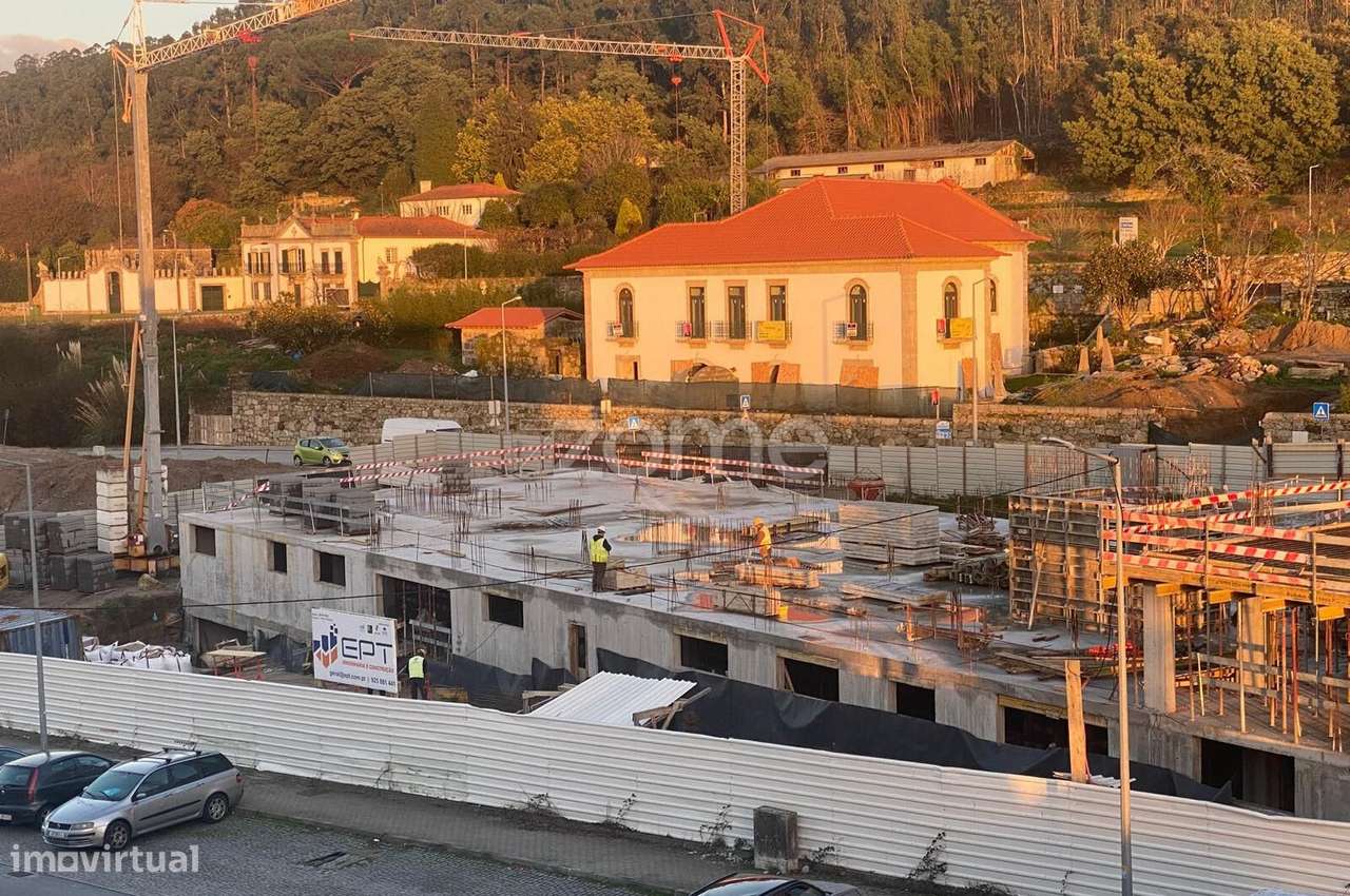 Apartamento T1 (2N) localizado no piso 2, com área total de 84.9 m2.-17