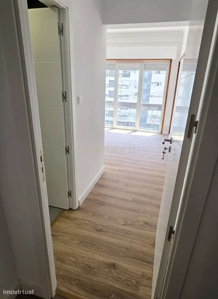Apartamento Renovado em Algés, Oeiras - 2 Quartos e 2 WC-25
