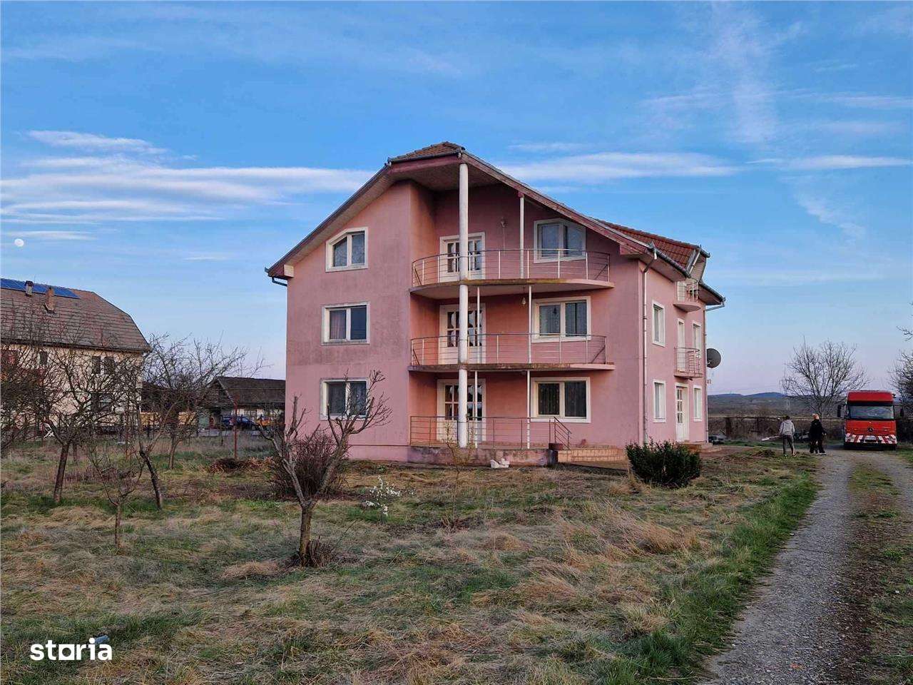 Casa+Teren intravilan 13,000 mp - Imagine principală: 1/3