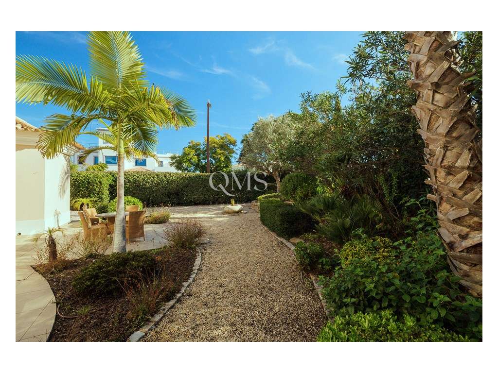 Moradia T4 Frente Golfe com Piscina & Total Privacy Vale do Lobo Al...-9