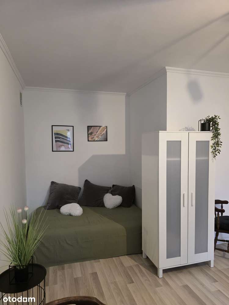 Przestronne mieszkanie 36,7 m² z osobną kuchnią i komórką w cenie.-12