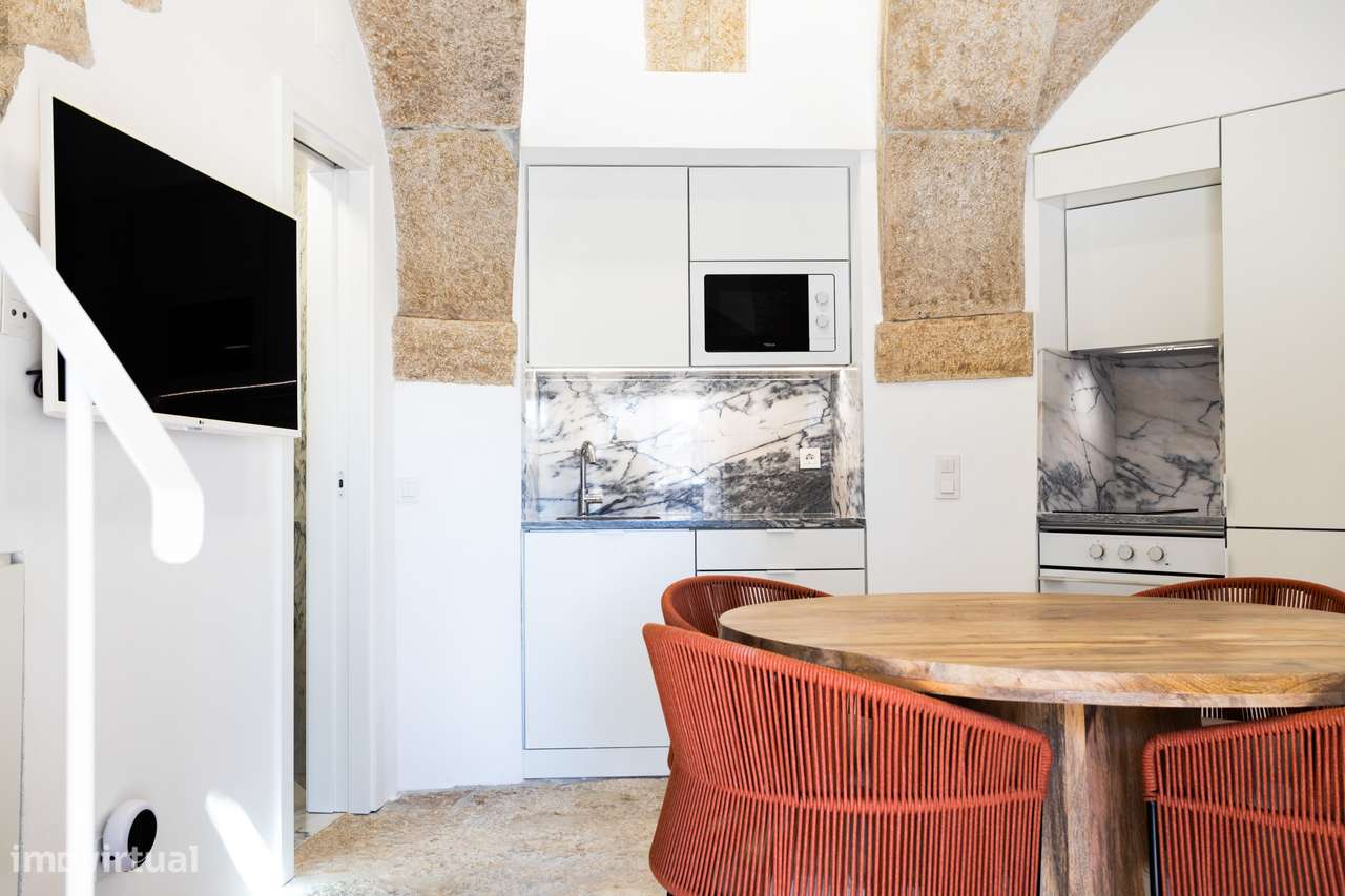 Moinho convertido em T1, NOVO, EQUIPADO E MOBILADO em Queijas - Grande imagem: 4/47