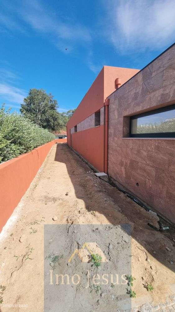 Moradia Terrea T3+1 em Vila Nova de Gaia-5