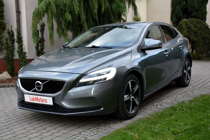 Volvo V40 II T2 2018
