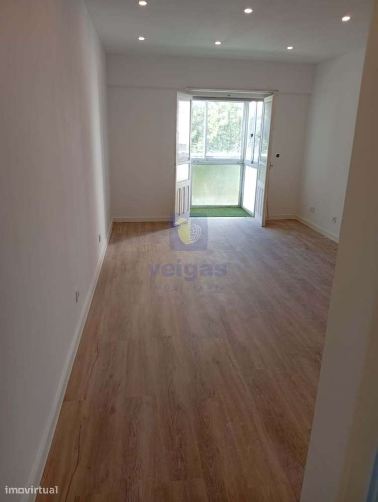 Apartamento T2 em Santa Iria de Azóia-4