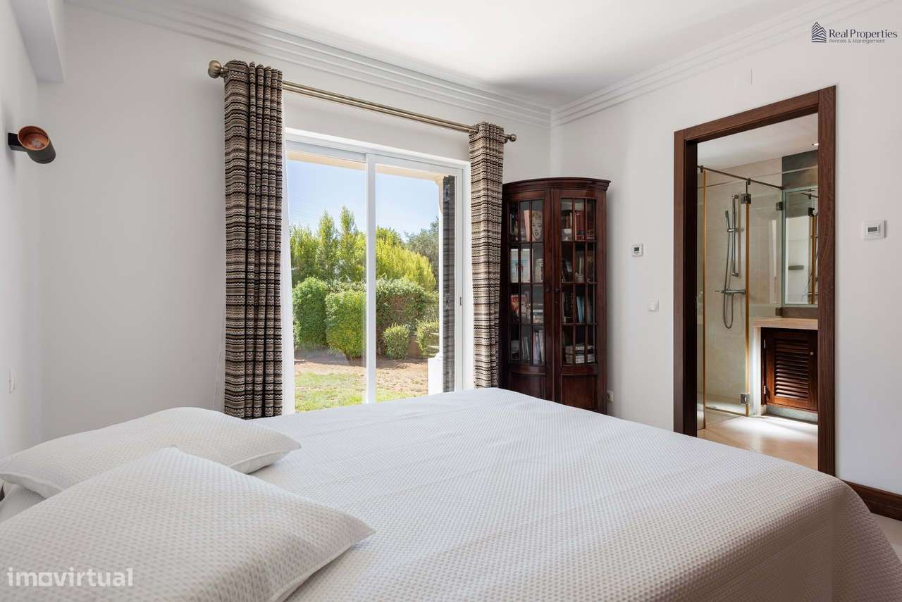 Moradia Térrea T4 Isolada em Albufeira – Um Refúgio de Luz, Conforto e-19