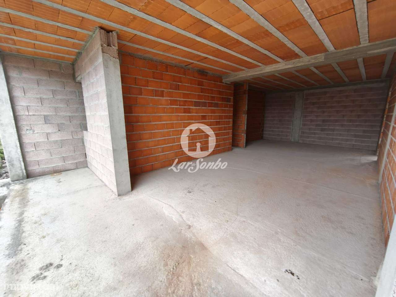 Apartamento T2 novo com jardim-26