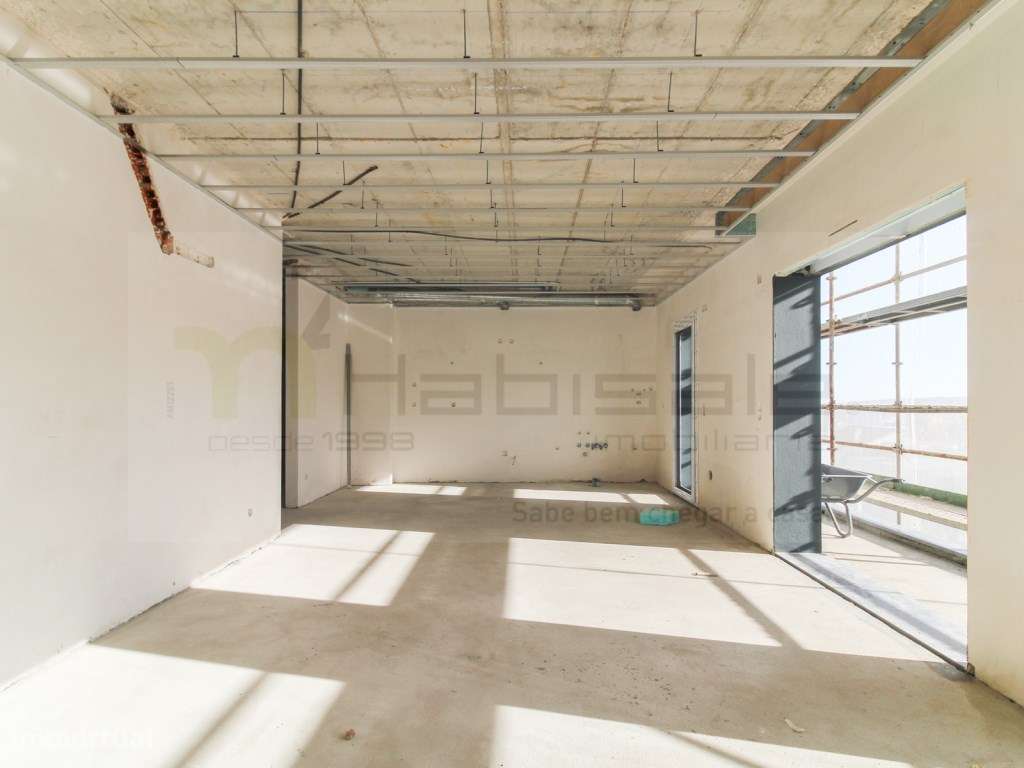 Apartamento T3 com garagem | Paradela, Santo António dos Cavaleiros-3