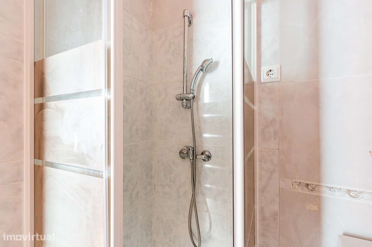 Apartamento T2, Amadora-12