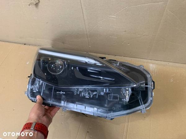 TOYOTA YARIS CROSS LAMPA SOCZEWKA LED PRAWA ŁADNA ORG - 3