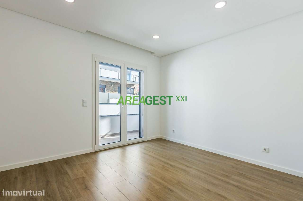 Moradia V4+1 no Casal Novo, Caneças-15